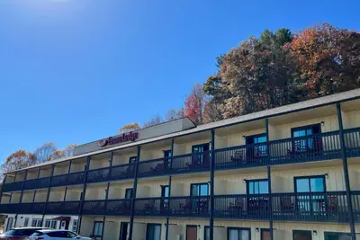 Photo 2 - Econo Lodge Waynesville