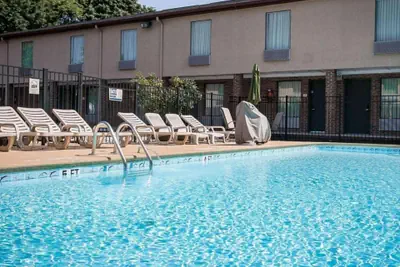 Photo 3 - Quality Inn Columbia Airport