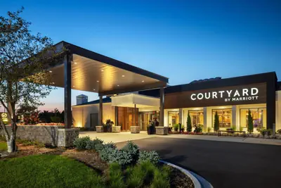 Photo 2 - Courtyard by Marriott Chicago Waukegan / Gurnee