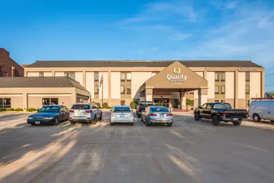 Photo 2 - Quality Inn & Suites Quincy - Downtown