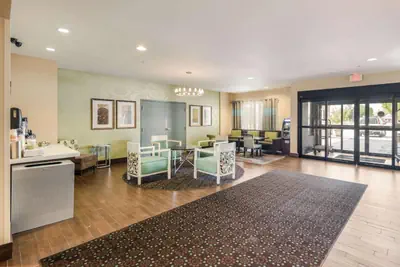Photo 5 - Quality Inn & Suites Quincy - Downtown