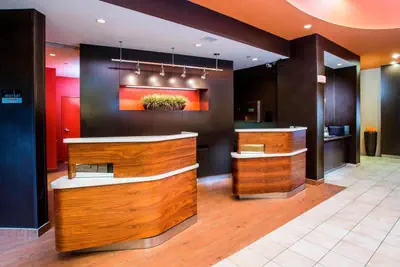 Photo 2 - Courtyard by Marriott Peoria