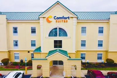 Photo 2 - Comfort Suites East Brunswick - South River