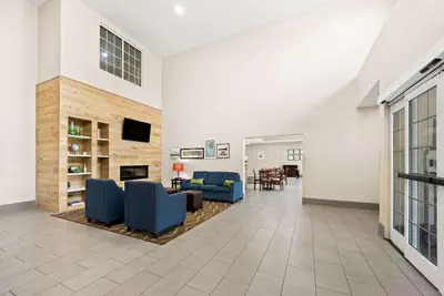 Photo 4 - Comfort Inn & Suites High Point - Archdale