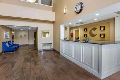 Photo 5 - Comfort Suites At the University