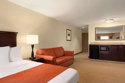 Photo 3 - Country Inn & Suites by Radisson, Savannah I-95 North, GA