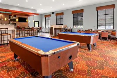 Photo 3 - Best Western Saluki Inn