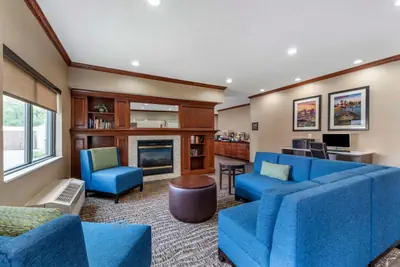 Photo 2 - Comfort Inn & Suites Middletown - Franklin