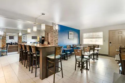 Photo 5 - Best Western Van Buren Inn