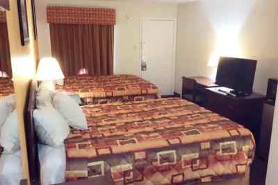 Photo 3 - Plum Tree Inn