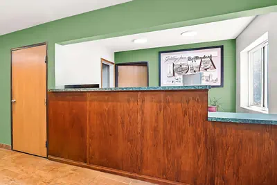 Photo 2 - SureStay Plus Hotel by Best Western Bettendorf