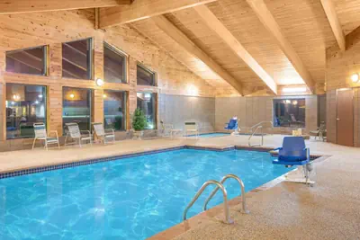 Photo 4 - AmericInn by Wyndham Clear Lake