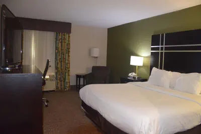 Photo 4 - Comfort Inn & Suites Maumee - Toledo I80-90