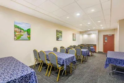 Photo 5 - Best Western PLUS Victor Inn & Suites