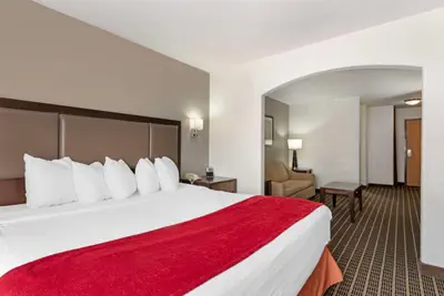 Photo 4 - Best Western Plus Eagleridge Inn & Suites