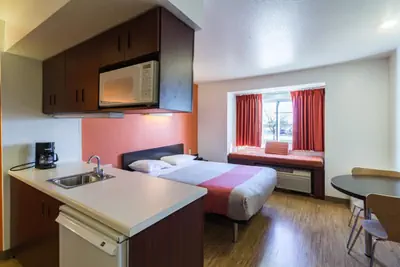 Photo 5 - Motel 6-Huron, OH - Sandusky
