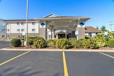Photo 3 - Comfort Inn Joliet West I-80