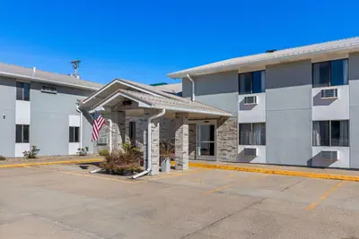 Photo 2 - Quality Inn Oskaloosa