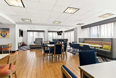 Photo 4 - Hampton Inn Blytheville
