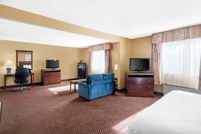 Photo 4 - Quality Inn & Suites Bloomington University Area