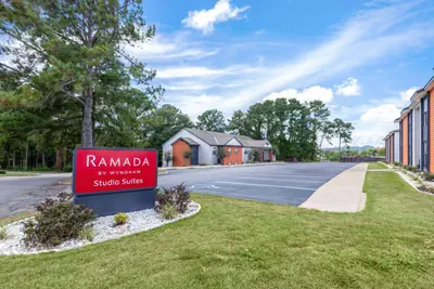 Photo 4 - Ramada by Wyndham Studio Suites Dothan
