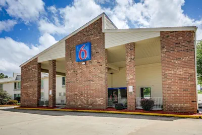Photo 3 - Motel 6-Greensboro, NC - Airport