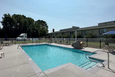 Photo 4 - Motel 6-Greensboro, NC - Airport