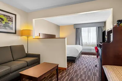 Photo 2 - Best Western University Inn