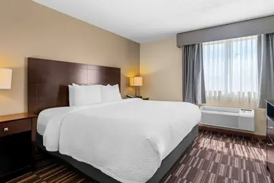 Photo 3 - Best Western University Inn
