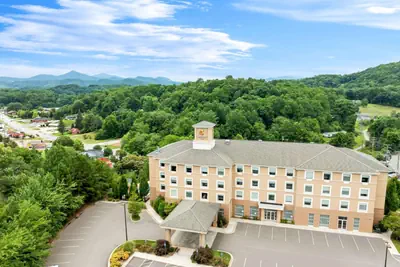 Photo 3 - Comfort Inn Sylva - Cullowhee