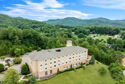 Photo 5 - Comfort Inn Sylva - Cullowhee