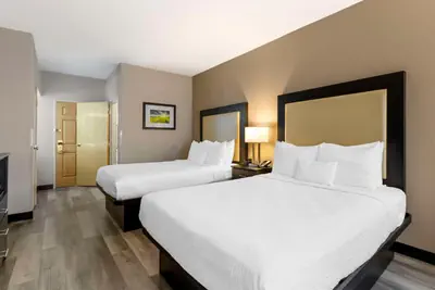 Photo 3 - Best Western Plus Des Moines West Inn & Suites
