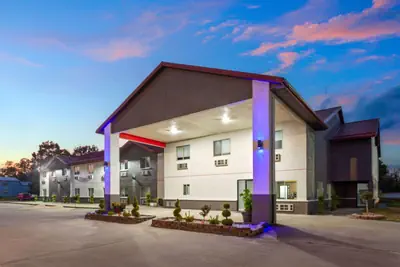 Photo 2 - Super 8 by Wyndham Olney