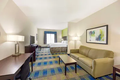 Photo 2 - Best Western Plus Pratt