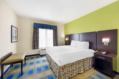 Photo 3 - Best Western Plus Pratt