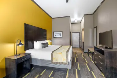 Photo 3 - Best Western Plus Emerald Inn & Suites