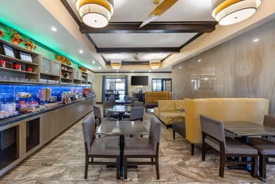 Photo 5 - Best Western Plus Emerald Inn & Suites