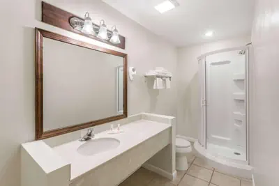 Photo 5 - Best Western Greensboro Coliseum Inn