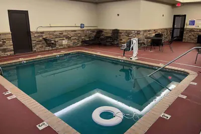Photo 4 - Days Inn by Wyndham Coffeyville, Kansas