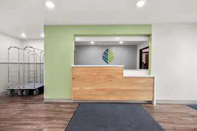 Photo 5 - WoodSpring Suites Huntsville - Research Park