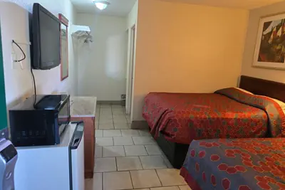 Photo 3 - Carpet Inn