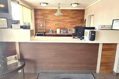 Photo 3 - Days Inn by Wyndham Jonesboro AR