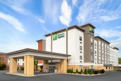 Photo 3 - Holiday Inn Express Toledo North by IHG