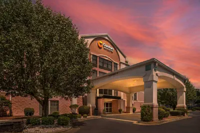 Photo 3 - Comfort Inn & Suites Lake Norman