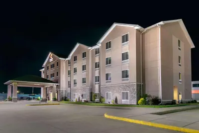 Photo 2 - Comfort Inn & Suites Marion I-57