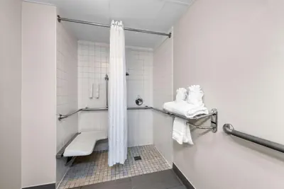 Photo 5 - Clarion Pointe Apex - Holly Springs