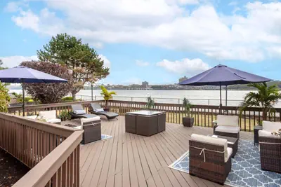 Photo 3 - Comfort Inn Edgewater on Hudson River