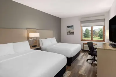 Photo 3 - Links Bos Landen Hotel & Spa of Pella, Trademark by Wyndham