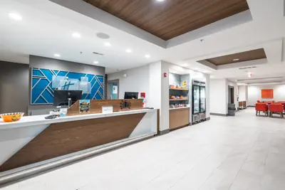 Photo 3 - Holiday Inn Express Hotel and Suites Saint Robert by IHG
