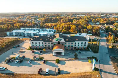 Photo 4 - Holiday Inn Express Hotel and Suites Saint Robert by IHG